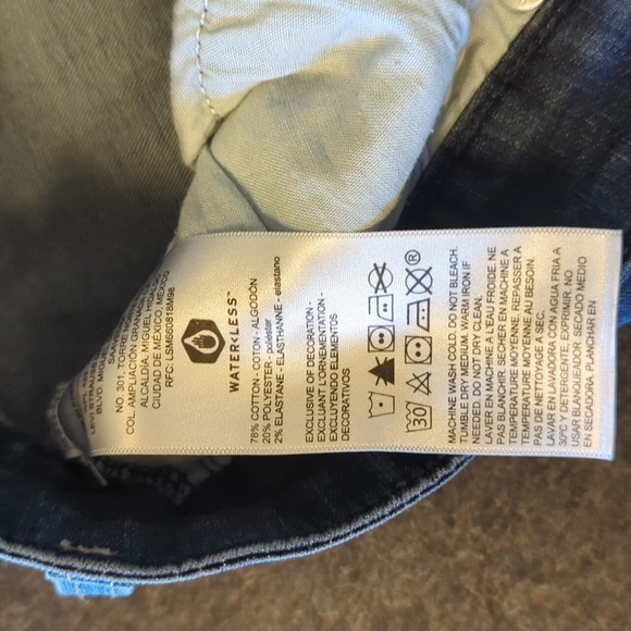 Levi's Jeans - Picture 7 of 7